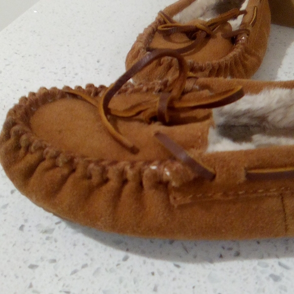 Classic Minnetonka Moccasins With Soles - Picture 8 of 13